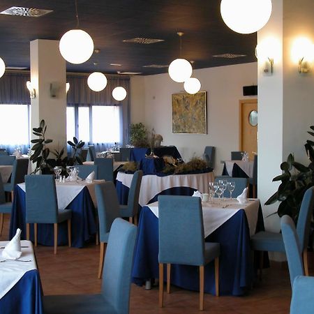 Hotel Villa De Estercuel Kültér fotó