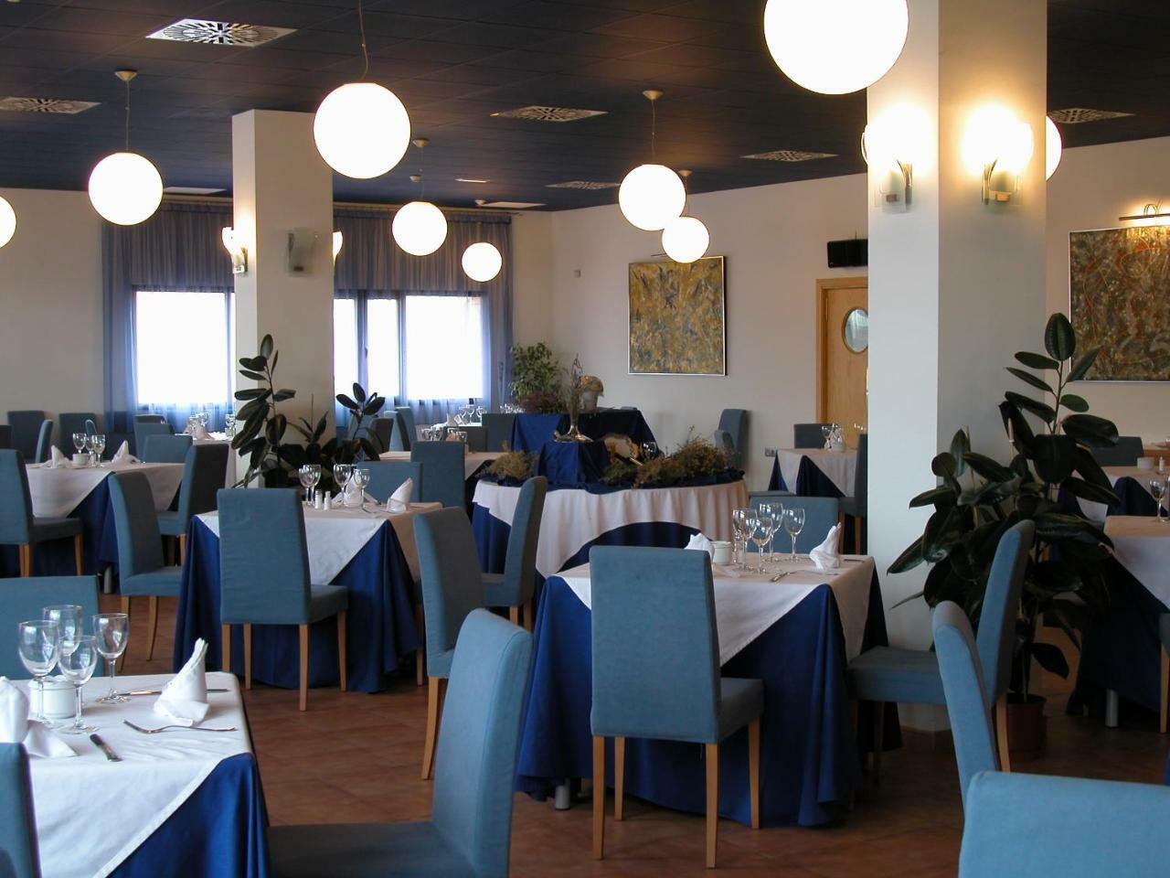 Hotel Villa De Estercuel Kültér fotó